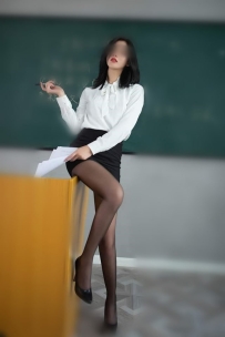 小美 165cm.C.46.27歲  OL