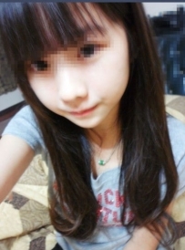 小花  155 41 C 18歲