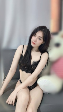 詩詩  162  E奶 24歲  48kg   慾女