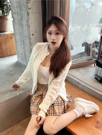 穎兒 162cm 46kg D 22歲  #可愛學生妹