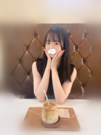 樂樂 158cm B奶 19歲 40kg  學生妹