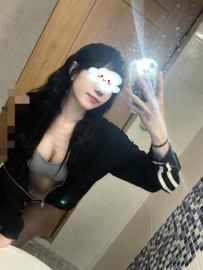 萱 萱  165cmD奶24歲 47kg