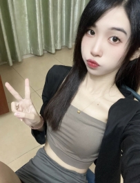 花朵  158cm Ccup 45kg 21歲  （清純妹）