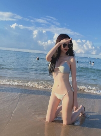 姍姍  166cmD奶21歲   #包養圈正妹